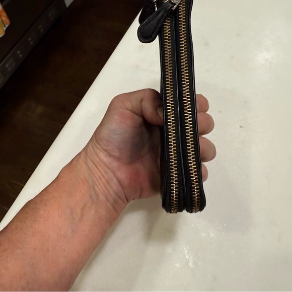 Coach Horse & Carriage Black Pebbled Leather Double Zip Wallet - Picture 7 of 12